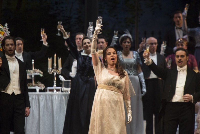 &quot;La traviata&quot; - regia Mario Pontiggia. Foto Rosellina Garbo