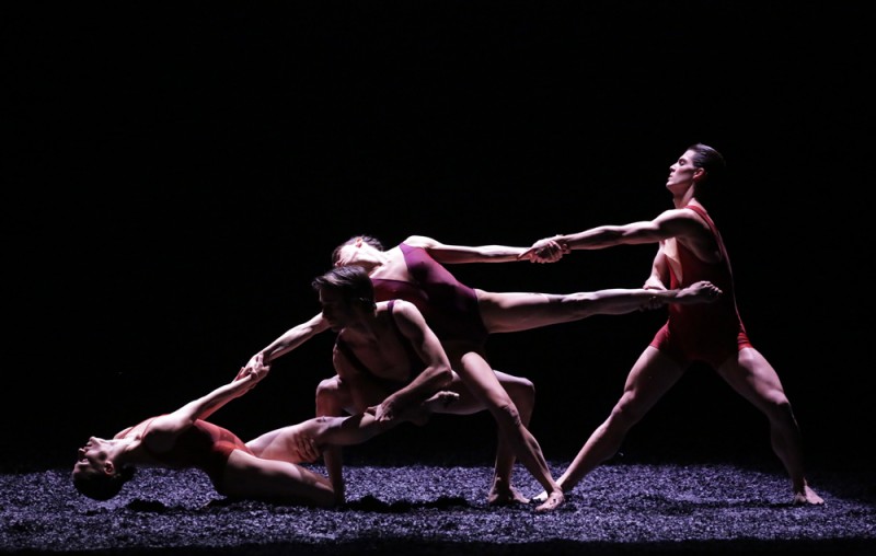 Stefania Ballone, Marco  Agostino, Chiara Fiandra e Andrea Risso in “Winterrese”, coreografia di Angelin Preljocaj. Foto Brescia e Amisano, Teatro alla Scala