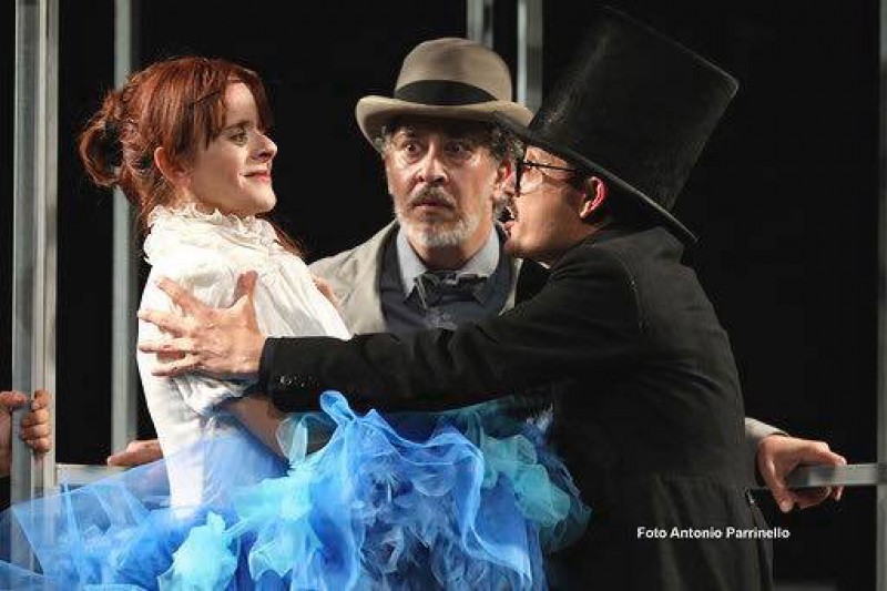 Minasi, Cesale e Carullo in &quot;Marionette che passione&quot;, regia Giuseppe Carullo e Cristiana Minasi