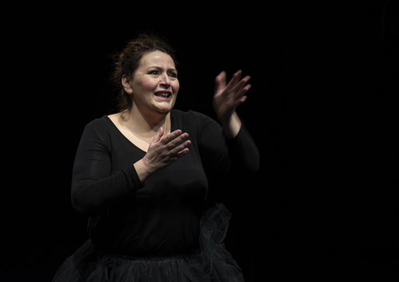 Donatella Liotta in &quot;OBESITY / FROM&quot;, regia Margareta Presendorfer. Foto Stefano Barattini