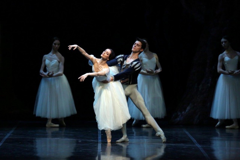 Maria Eichwald e Claudio Coviello in &quot;Giselle&quot;. Foto Brescia e Amisano Teatro alla Scala.